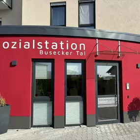 Außenansicht Eingangsbereich Sozialstation Busecker Tal, Am Sonnenhang 1, 35418 Buseck