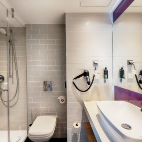 Premier Inn Leipzig City Hahnekamm hotel bathroom with shower