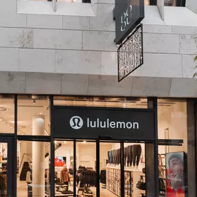 lululemon stuttgart storefront