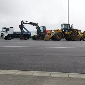 Baumaschinen der Deponie und des Recyclingzentrum Leimrieth