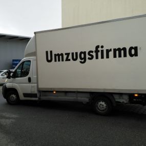 Umzugswagen der Firma Sprenger Transporte AG