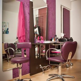 Kaarisma - Style & Smile / Friseur, Make-up, Stilberatung in 4040 Linz