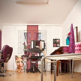 Kaarisma - Style & Smile / Friseur, Make-up, Stilberatung in 4040 Linz