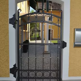 Wachter Bau- und Kunstschlosserei GmbH - Schiebetore