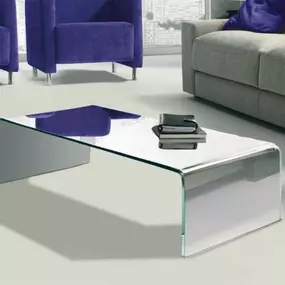 Mager Glas GesmbH - JOKER1 ist ein schlichter, aber edler Glascouchtisch aus 10 mm starkem gebogenem Glas. Es gibt JOKER in verschiedenen Ausführungen, sie können wählen zwischen Klarglas oder lackiert in den Farben: Weiß, Schwarz, Grün, Gelb, Braun, Blau, Grau und Rot.

Als spezielle Veredelung ist JOKER auch in der Variante 