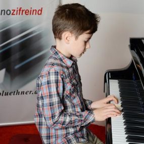 Klavierfachbetrieb Zifreind e.U. in 6020 Innsbruck
Piano Zifreind - Elias Zifreind