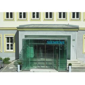Spenglerei-Glaserei Raischauer GmbH - Glaseingangsbereich Geschäft