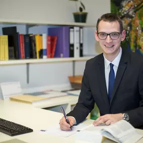 Dr. Hans Peter Raab