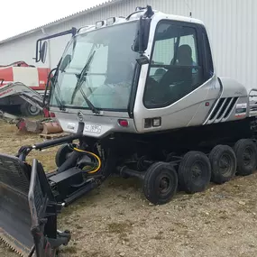 Eisenwagen Baumaschinen in Himberg - Fahrzeuge