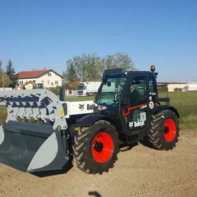 Eisenwagen Baumaschinen in Himberg - Fahrzeuge