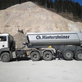 Hintersteiner Christian - Sand, Schotter, SplittSattelzug für Steintransporte
