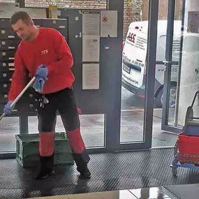 Stiegenhausreinigung in Wien  - Bodenreinigung