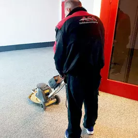 Bodenreinigung in 1100 Wien im Rahmen der Hausbetreuung