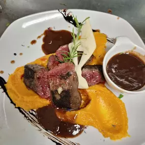 Krimbacher KG - Metzgerei . Gaststube . Cafe . Catering . Partyservice