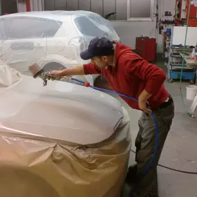 ET's Autolackiererei - Meister an der Arbeit