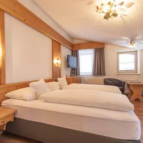 Hotel Garni Helvetia in 6561 Ischgl - Doppelzimmer
