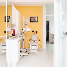 Behandlungsraum in der Zahnarztpraxis Dr. Erben in 4020 Linz