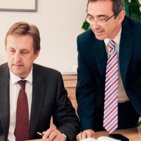Rechtsanwälte Mag. Josef Hofinger und Dr. Roland Menschick