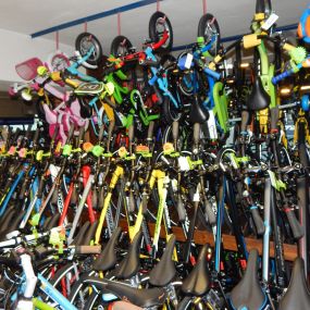 Zweirad Beinl - Fahrradhandel, Mountainbikes, Crossbikes, Trekking-Räder, Rennräder, E-Bikes, Kinderräder, Gebrauchte Räder, Reparatur und Service, Umfangreiches Fahrradzubehör und Ersatzteillager