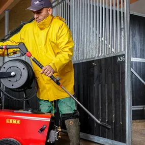 Für jede Maschine gibt's optional 'nen praktischen Schlauchaufroller.