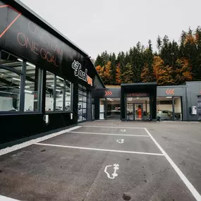 Die Lack WG - | Tesla Bodyshop | Karosseriewerkstatt | Lackiererei | Karosseriebau | Scheibenreparatur
