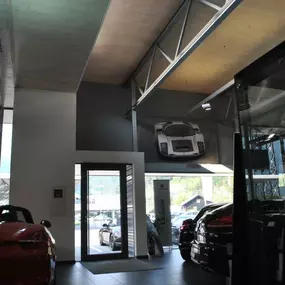 Porsche Zentrum Vorarlberg - Rudi Lins - 6714 Nüziders - Innenansicht