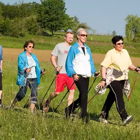 Nordic Walking im Therapiezentrum Rosalienhof
(© Marion Carniel)