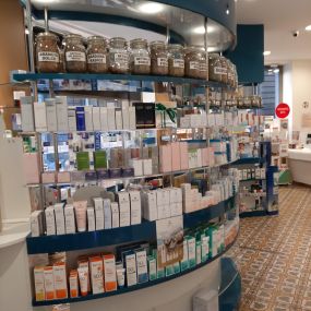 Bild von Centrale Küng SA - Farmacia Lugano