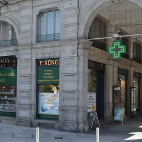 Bild von Centrale Küng SA - Farmacia Lugano