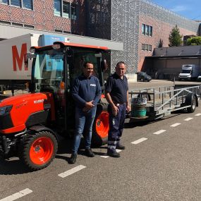 KUBOTA B2231 Traktor, mit Hydrostat, Klimaanlage für das Einkaufszentrum Schönbühl.