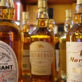 Verkaufsladen und Onlineshop für internationale Spirituosen wie Whisky, Rum, Grappa und weitere Destillationen.