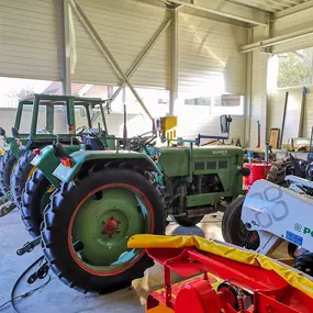 Innenansicht - Oldtimer-Tracktoren - AGROmechanik GmbH, Inkwilerstrasse 1, 4553 Subingen, Solothurn (SO), Schweiz