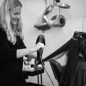Hair & Makeup Lisa Gfellner