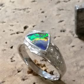 Opalschmuck/reine Handarbeit - 14 kt Weßgold Opal