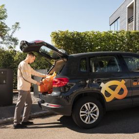 Morgengold Frühstückdienste ist Ihr Lieferservice für Semmeln, Weckerl, Laiberl und Brot in Hollabrunn und Umgebung. Wir liefern Ihnen frische Semmeln direkt an die Haustüre - auch an Sonntagen und Feiertagen. 

Frühstück bestellen, Frühstücksservice, Frühstück Lieferservice, Brötchen Lieferservice, Semmeln an die Haustüre, Semmelservice, Semmeln bestellen, Frühstück liefern lassen, Brot online bestellen, Frühstücksdienst, Semmelbringdienst, Frühstück nach Hause liefern lassen, Semmeldienst, Lie