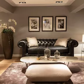 Ausstellung Sousol: Chesterfield 3er Sofa - The Basic Kollektion