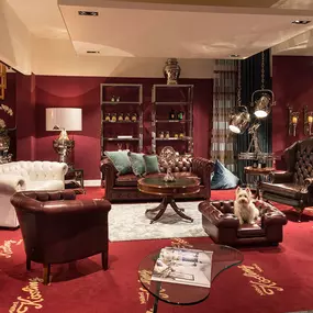 Chesterfield Sofas, Ausstellung Eingang, Möbel Kissling AG