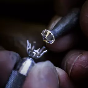 Einzigartiges Handwerk im Atelier der Bijouterie Stadelmann 1972 im Herzen von Bern