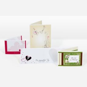 Persönliche Grußkarten, Einladungen und Glückwünsche zum Geburtstag, Hochzeit oder zur Geburt des ersten Kindes im Briefkasten, zaubern garantiert ein Lächeln auf jedes Gesicht.