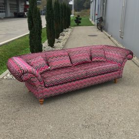 Sofa im Landhausstil neu beziehen und die Sitzkissen neu polstern