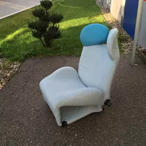 Cassina Wink Sessel neu beziehen in Dinamica türkis und blau