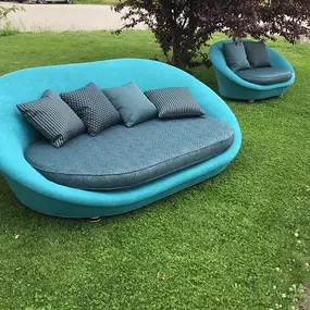 Bretz-Sofa-Pool-neu-beziehen-aufpolstern