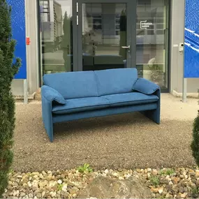 Leolux Bora-Bora Sofa neu beziehen in Alcantara 13335 baltic blue