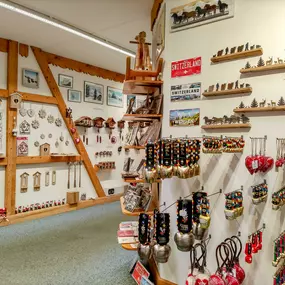 Swiss Made Shop Wengen, Souvenirs, Kuckucksuhren und Haushaltartikel