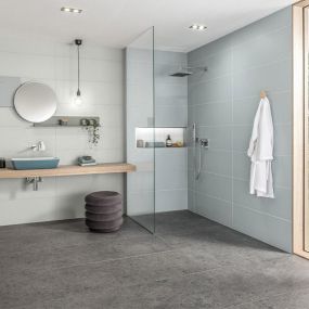 Badezimmer und Duschen Naturstein