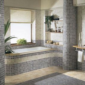 Keramikplatten oder Mosaik im Bad