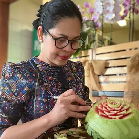 Thailändisches Essen Kochkunst schnitzen