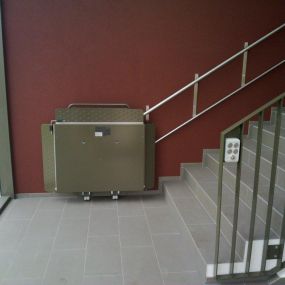 Treppenlift mit Plattform von Treppenlift-Profi