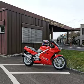 2-Rad-Center Boller
Honda VFR 750 F
Honda RC 36
Veteranenfahrzeug
Strassenverkehrsamt 
Classicbike
Forch
Motorrad
Zürich
Zürichoberland
Zürich Oberland