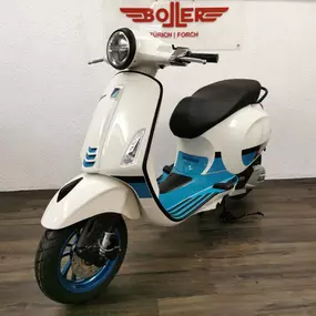 Piaggio Vespa Sprint 125
Bianco Color Vibe
Vespa Sprint 125 Color Vibe
Sondermodell
2 Rad Center Boller
Motorrad
Roller
Scooter
Forch
Zürich
Zürichoberland
Zürich Oberland